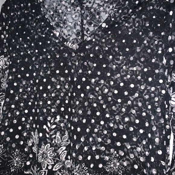 Black/White Tunic Style! - Picture 3 of 6